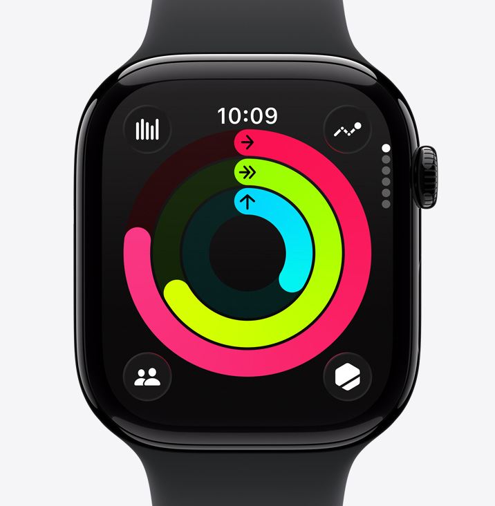 光沢のあるジェットブラックアルミニウムケースのApple Watch Series 11。ムーブ、エクササイズ、スタンドのアクティビティリングが表示されている。